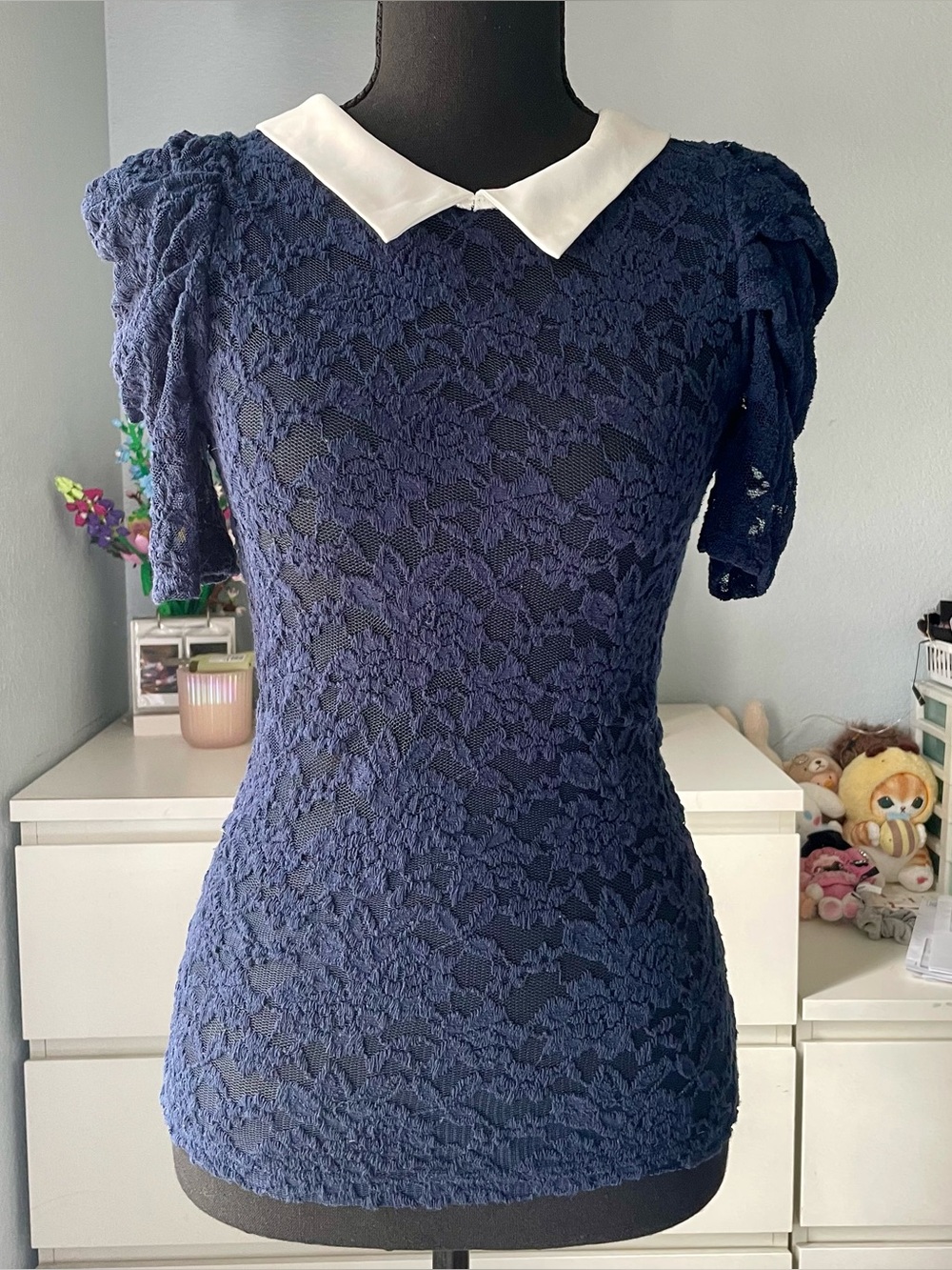 BUI-YAH-KAH Navy Lace Top with White Collar Women's (fits like XS/S)